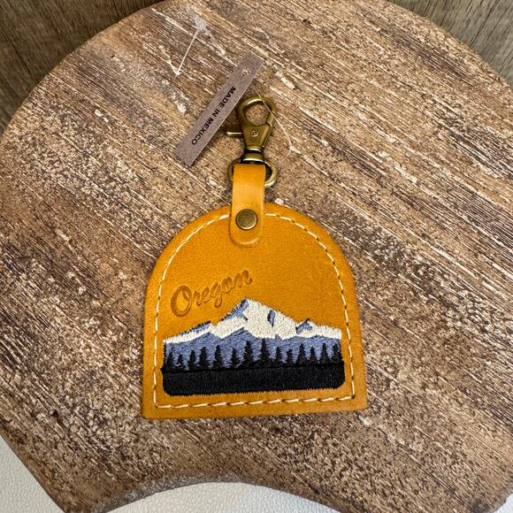Portland Leather Oregon Charm MANGO FAST SHIP MOUNTAIN Bag Charm Pacific NW - Picture 2 of 7